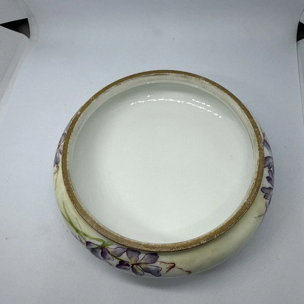 T&V France‎ Limoges Hand Painted Dresser Powder Trinket Box Floral Purple